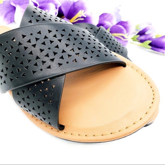 Comfortable Sandals Cross Straps - Picture 4 of 6